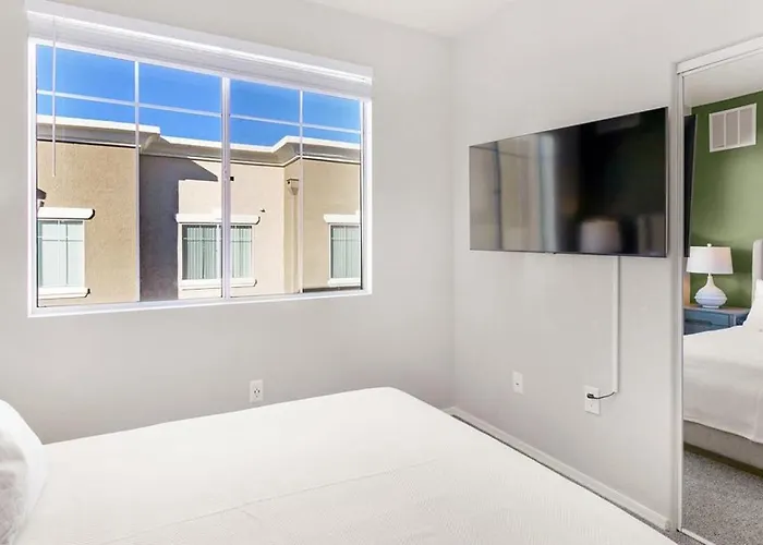 Apartment Landing - Modern With Amazing Amenities