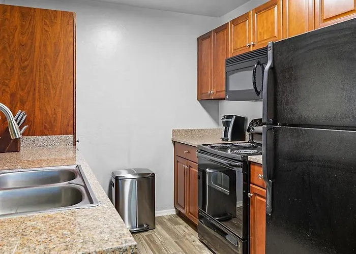 Landing - Modern With Amazing Amenities Tucson